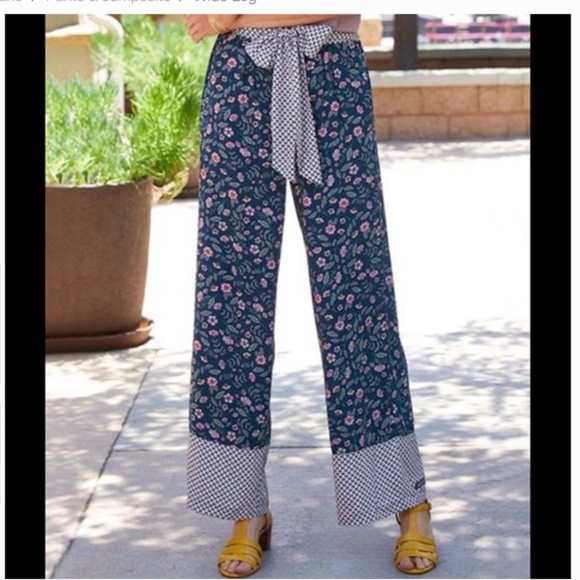 Matilda Jane Pants - Matilda Jane Navy Floral ‘A Day Off’ Pants Sz. M